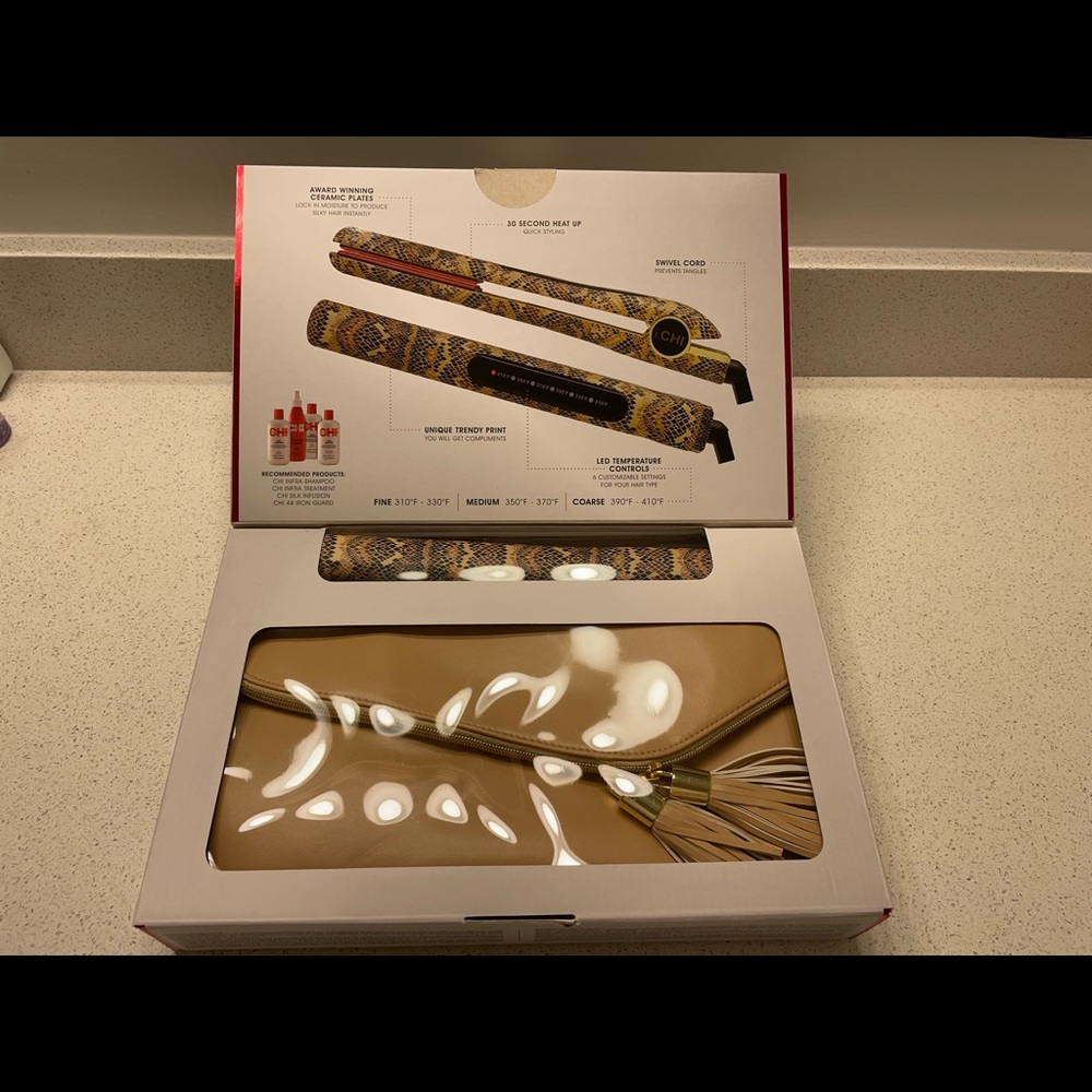 CHI ceramic hairstyling iron